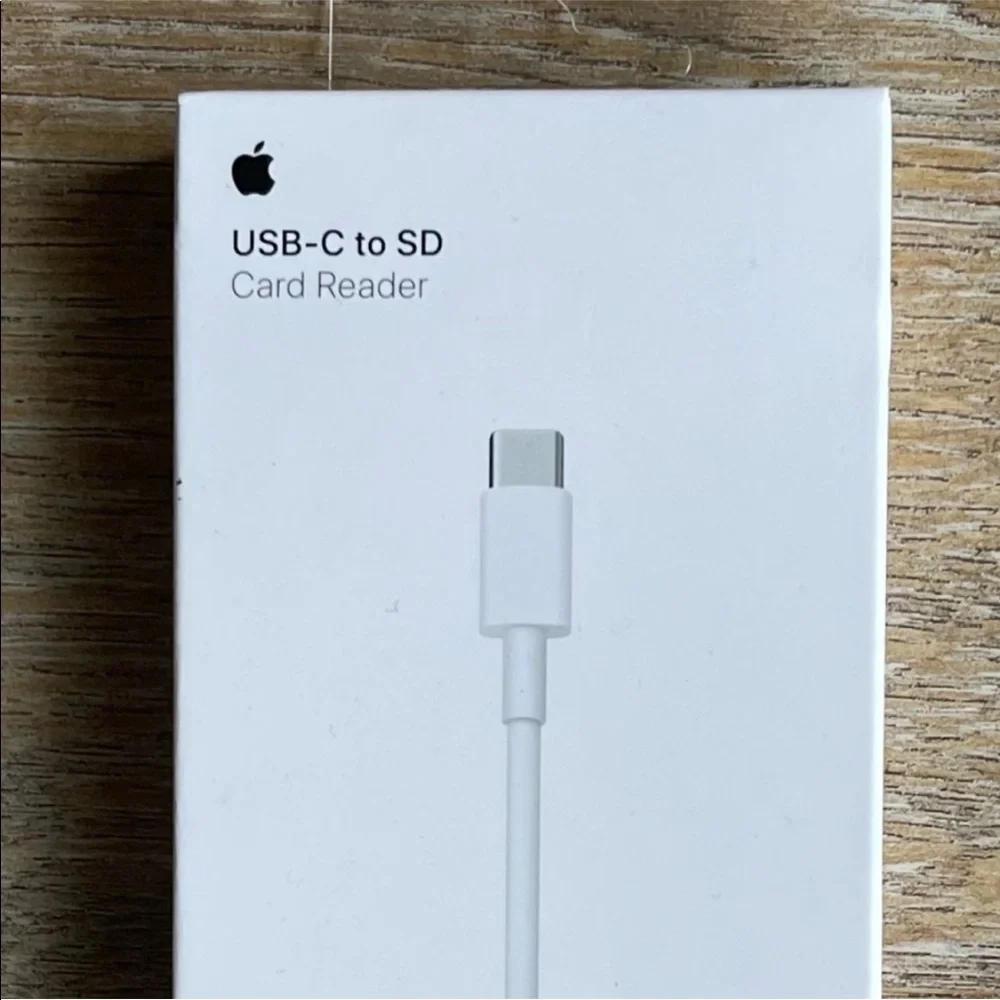 Apple USB-C to SD Card Reader